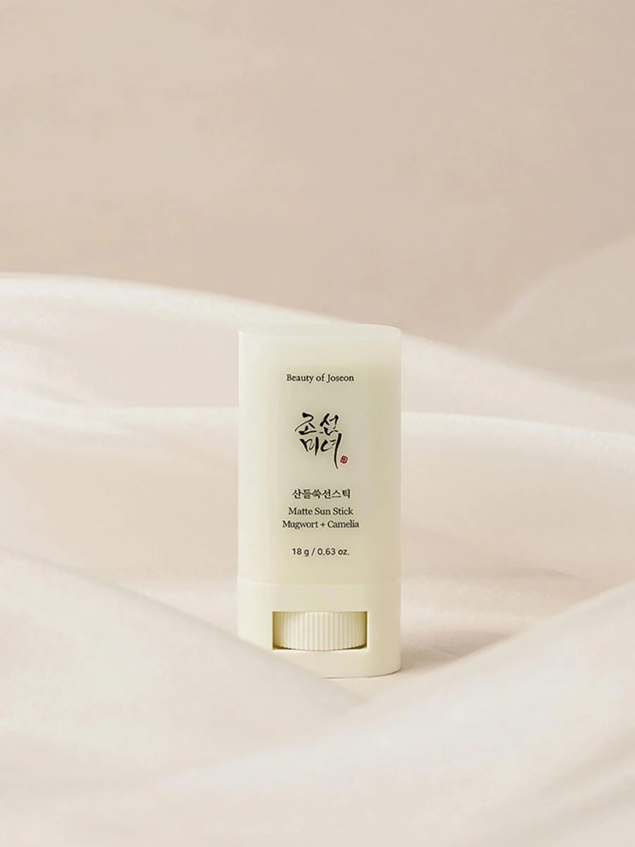 Stick solaire mat Beauty of Joseon : Armoise + Camélia SPF 50+ PA++++ 18g